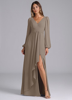 Azazie Omari Robes de demoiselle d'honneur Robe Trapèze en Mousseline de soie Manche longue Taupe image1