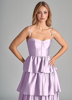 Azazie Faye Robes de demoiselle d'honneur Robe Trapèze en Satin extensible Rayé Frostiges Flieder image2
