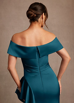 Azazie Kirsty Vestidos para mãe da noiva Vestido Tinta Azul de Cetim elástico de Bainha com Ombros Caídos image6