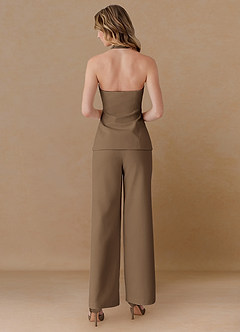 front Liora Trüffel Maßgeschneiderte Weste mit edlem Webmuster