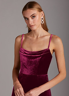 Azazie Solange Vestidos de damas de honor Vestido de Cabernet de terciopelo de Corte Recto con Plisado image6