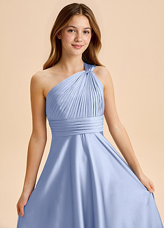 Azazie Charlize Junior Abito A-Line in Raso Elasticizzato Plissettato Ghiaccio image6