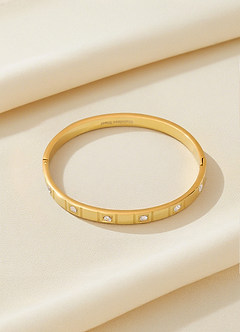 front Caroline Bangle
