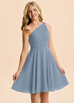 Azazie Charlize Junior Robe Trapèze en Mousseline de soie Plissé Bleu Poussiéreux image5