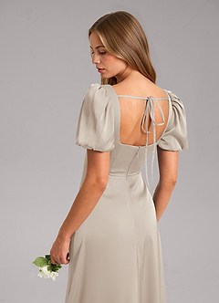 Azazie Fyona Robes de demoiselle d'honneur Robe Trapèze en Satin extensible Plissée Givre image7