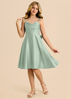 Azazie Bear Junior Robe Trapèze en Satin extensible Encolure en Forme de Cœur Agave image3