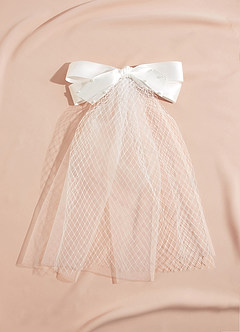 front Vintage Bow Veil