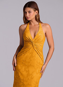 Azazie Valerie Abiti da Damigella Abito Sirena in Burnout Floreale Plissettato Caramello image8