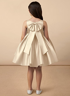 Azazie Bo Peep Robe Demoiselle D'honneur Fillette Robe Trapèze en Mat Satiné Arc Champagne image4