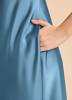 Azazie Sissy Junior Abito A-Line in Raso Elasticizzato a Spalla Scoperta Blu Acciaio image7