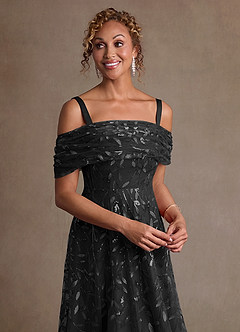 Azazie Sidney Mère de la mariée Robes Robe Trapèze en Dentelle Épaule décolletée Noir image6