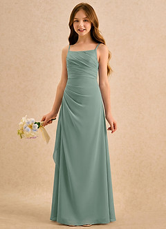 Azazie Cannoli Girls Formal Robe Demoiselle D'honneur Fillette Robe Trapèze en Mousseline de soie Plissé Sauge D'argent image3