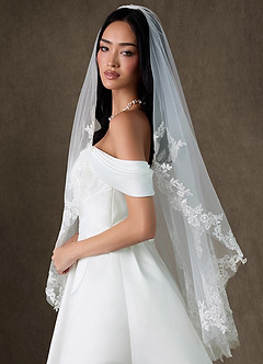 front Velo de encaje con borde de pétalos florecidos hasta la punta de los dedos