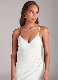 Azazie Maci Vestidos de damas de honor Vestido de Blanco de Gasa de Corte Recto con Plisado image10