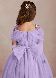 Azazie Shaylee Jurken voor bloemenmeisjes A-Lijn Jurk van Tule Off the Shoulder Lila image5