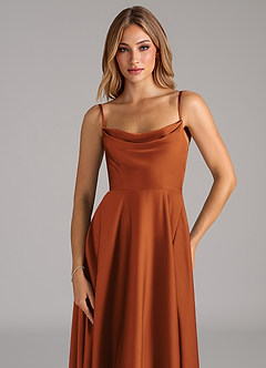 Azazie Elle Robes de demoiselle d'honneur Robe Trapèze en Satin extensible Plissée Cannelle image2