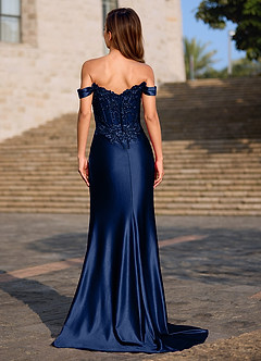 Opulence Neptunus Bloemenkorset galajurk image2