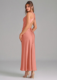 Azazie Evadne Vestidos de damas de honor Vestido de Rosa Salmón de Satén Elástico de Corte Recto con Plisado image2