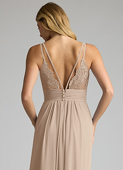 Azazie Maren Allure Robes de demoiselle d'honneur Robe Trapèze en Mousseline de soie Col V dentelle Taupe image2