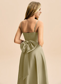 Azazie Rumi Junior Vestido de Musgo Verde de Satén Elástico de Corte en A con Plisado image6