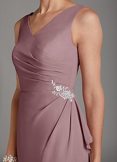 Azazie Saturn Mère de la mariée Robes Robe Fourreau en Mousseline de soie Col V plissé Rose Poussiéreuse image6