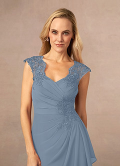 Azazie Gladys Mère de la mariée Robes Robe Trapèze en Mousseline de soie Dentelle Reine Anne Bleu Poussiéreux image5