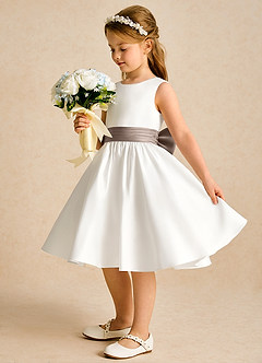 Azazie Sosie Robe Demoiselle D'honneur Fillette Robe Trapèze en Mat Satiné Plissée Ivoire Taupe image3