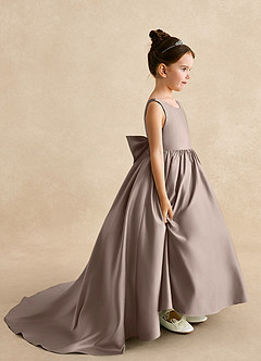 Azazie Mimia Robe Demoiselle D'honneur Fillette Robe Trapèze en Mat Satiné Arc Taupe image1