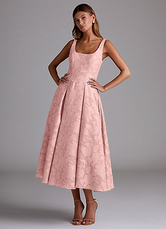 Azazie Amalie Robes de demoiselle d'honneur Robe Trapèze en Blumen-Burnout Plissée Rose Poudré image1