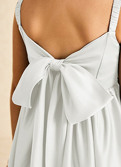 Azazie Midge Robe Demoiselle D'honneur Fillette Robe Trapèze en Mat Satiné Arc Blanc De Diamant image3