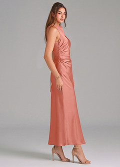 Azazie Evadne Vestidos de damas de honor Vestido de Rosa Salmón de Satén Elástico de Corte Recto con Plisado image4