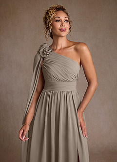 Azazie Lancaster Mère de la mariée Robes Robe Trapèze en Mousseline de soie Ue épaule Taupe image6