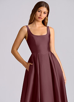 Azazie Amalie Abiti da Damigella Abito A-Line in Raso Elasticizzato Plissettato Sangria image2