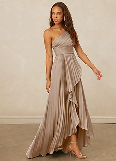 Christian Siriano Bridal for Azazie 1008 Robes de demoiselle d'honneur Robe Trapèze en Satin extensible Ue épaule Taupe image4
