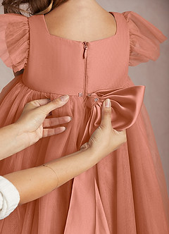 Azazie Kalio Robe Demoiselle D'honneur Fillette Robe Trapèze en Tulle avec manches Mai Tai image4