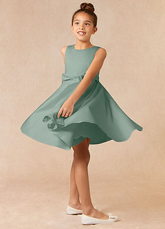 Azazie Coco Blumenmädchenkleider A-Linie Schleifen Matte Satin Kleid Silberner Salbei image3