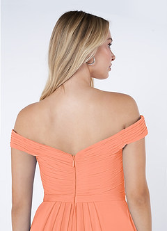 Azazie Audrianna Vestidos de damas de honor Vestido de Atardecer de Gasa de Corte en A Convertible con Hombros descubiertos image6