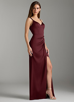 Azazie Leo Vestidos de damas de honor Vestido de Cabernet de Satén Elástico de Corte Recto con Plisado image3