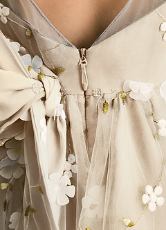 Azazie Elowen Robe Demoiselle D'honneur Fillette Robe Trapèze en Dentelle Encolure en Forme de Cœur Champagne image7