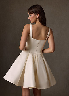 Azazie Zelina Vestidos de novia Vestido de Champán de Satén de Corte en A con Escote de Corazón image2