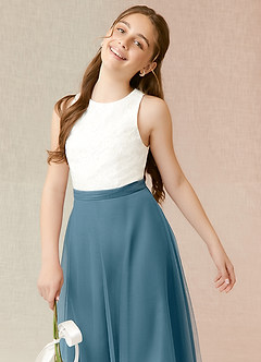 Azazie Albertine Junior Abito A-Line in Chiffon Pizzo Bermuda image5