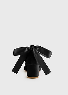 front Bijpassende kleur matte satijnen parel en strik puntige neus blokhakken