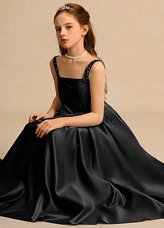 Azazie Mochi Girl Jurken voor bloemenmeisjes Baljurk Jurk van Mat Satijn Geplooid Zwart image3