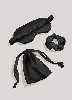front Set bestaande uit een satijnen haarelastiekje en een oogmasker.