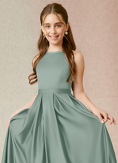 Azazie Arianthe Junior Vestido Salvia Plateada de Satén Elástico de Corte en A con con bolsillos image5