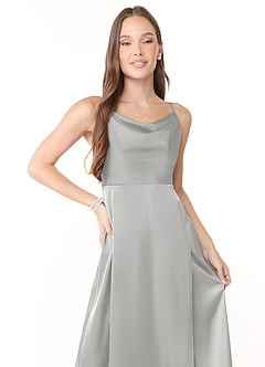 Azazie Naomie Vestidos de damas de honor Vestido de Plata de Satén Elástico de Corte en A con Cuello V con abertura lateral image5