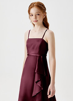 Azazie Kaylee Junior Robe Trapèze en Satiné métallisé avec ceinture Cabernet image6