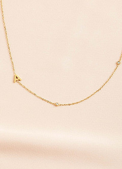 front Collana con lettera iniziale laterale