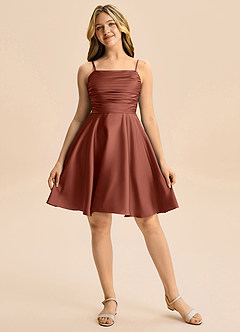 Azazie Miko Junior Vestido de Castaño de Satén Elástico de Corte en A con Plisado image5