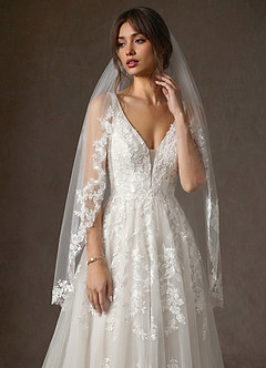 front Blooming Petal-Edged Lace Fingertip Veil